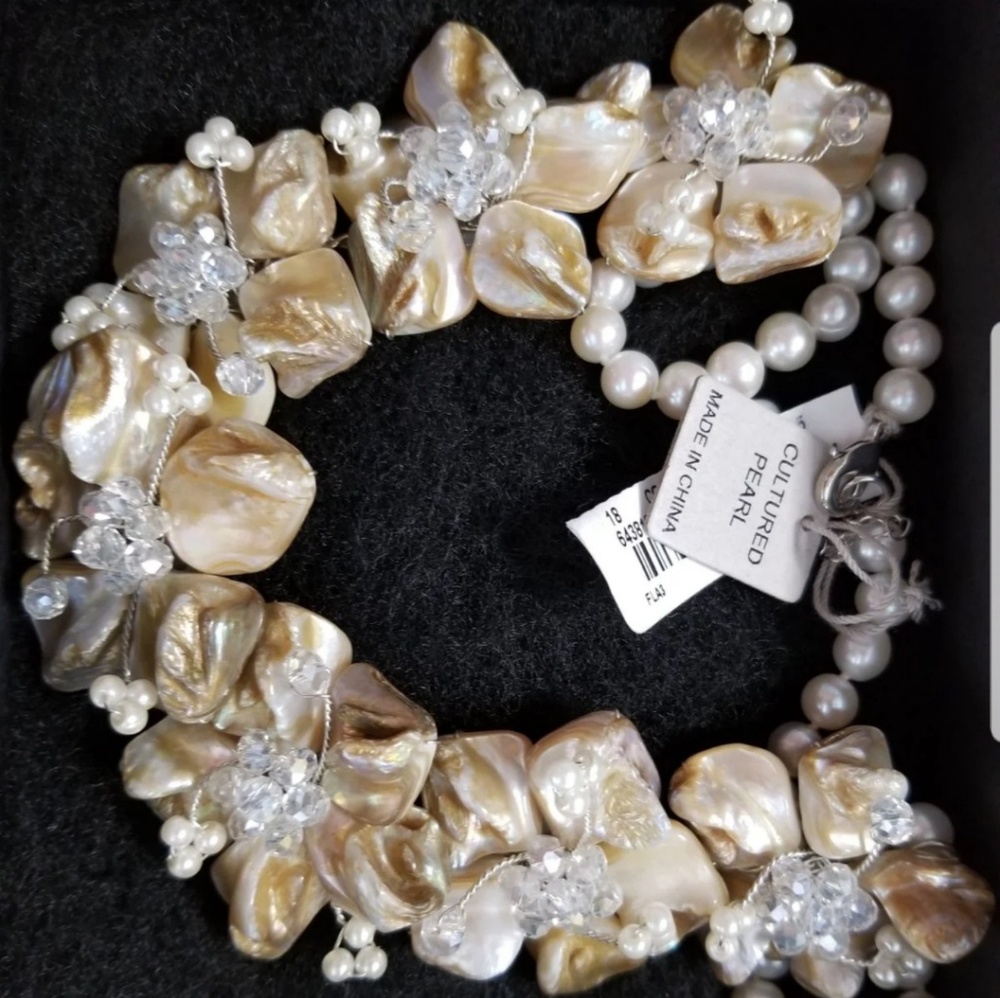 Cultured pearl necklace